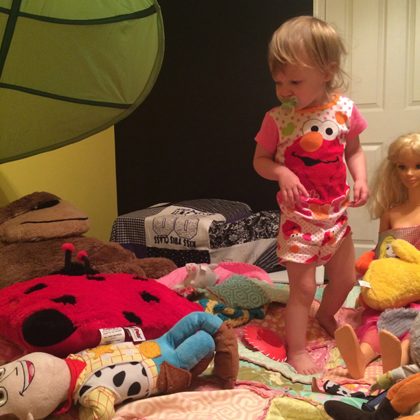 Transitioning from crib to big girl bed @ohbotherblog