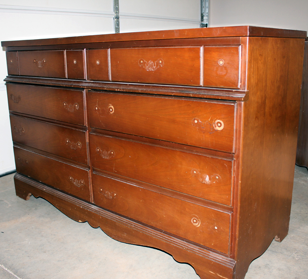 that’s a hot pink&nbsp;dresser